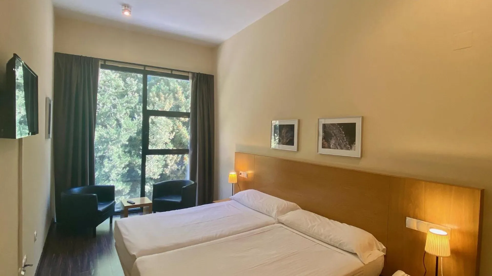 Hotel Balneario De Lanjaron 4*,